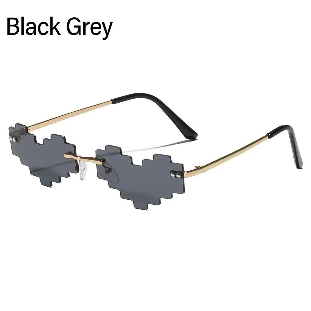 Neue Mosaik-Herz-Brille Lustige pixelige Mosaik-Brille Vintage Gamer Roboter-Brille Cosplay Partybrille für Männer und Frauen
