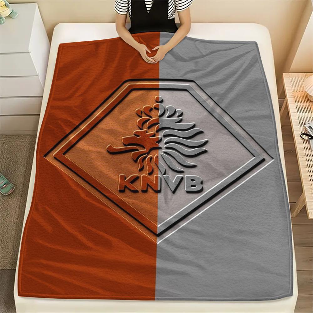 1 Stück KNVB Print Flanelldecke, Hohe Qualität, Bequem für alle Jahreszeiten, Heimdekoration, Wärme und Komfort, Perfekt für Weihnachtsgeschenke 80cm x 120cm