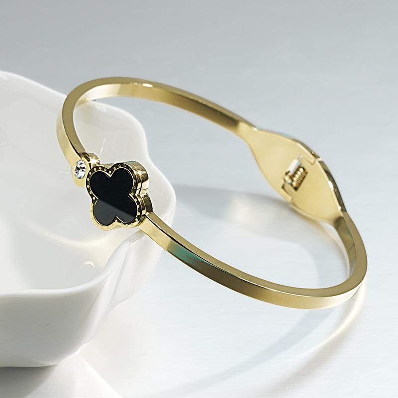 Klassisches vierblättriges Kleeblatt mit Diamanten Armband Damen Titan Stahl Armband Edelstahl Einfaches Armband Schmuck gold schwarz
