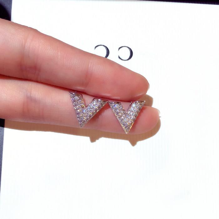 925 Silber Damen Neue V-Form Zirkon Ohrringe Schlichte Mode Damenschmuck Koreanische Ohrringe Goldene Silberne Ohrringe brown