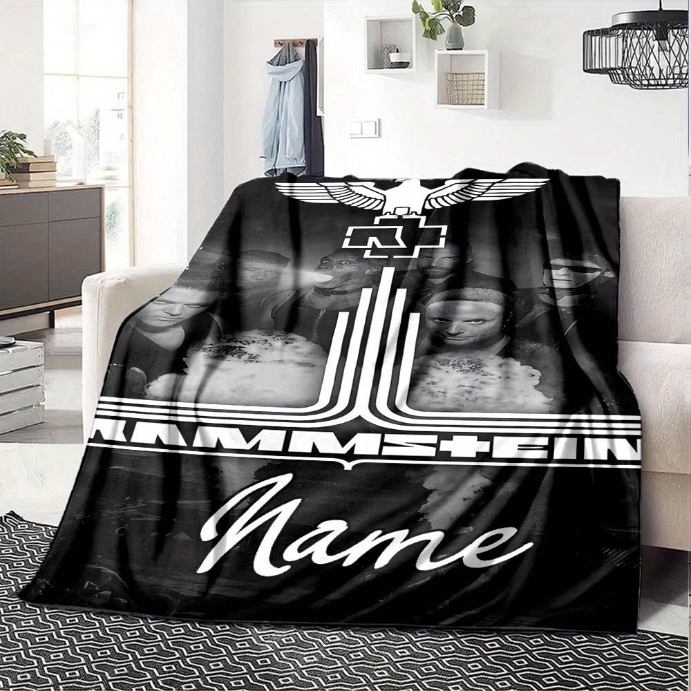 Rammstein Bandmitglieder Und Rauch Vier Jahreszeiten Decke Personalisiert Mit Ihrem Namen Leicht Und Warm Perfektes Geschenk Für Zuhause Büro Camping Sofa Reise 150cmx200cm