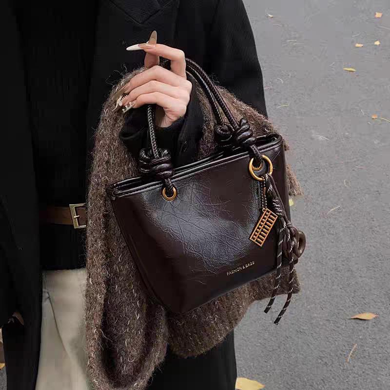 Eimer Tasche Neue Umhängetasche Damen Tasche Modische Herbst und Winter Tasche Hand-hoch Aufgewertetes Gefühl Pendler Tasche