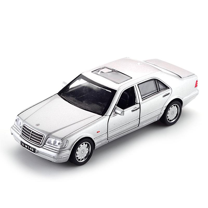 1/32 Benz S-W140 Modellauto aus Legierung, Kinderspielzeug mit Sound- und Licht-Rückziehfunktion, hochsimuliertes Fahrzeugmodell aus Legierung für Jungen als Geschenk silber