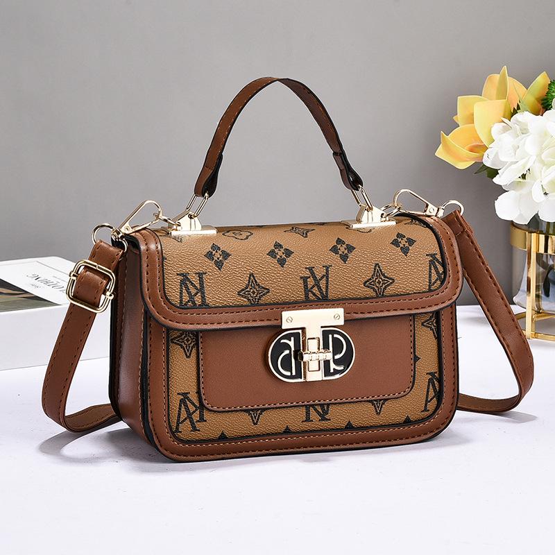Neuer Stil Splicing Temperament Tasche Damen Kleine Quadratische Tasche Senior Sense Einzelne Schulter Umhängetasche Tragbare Kleine Tasche Tide . brown