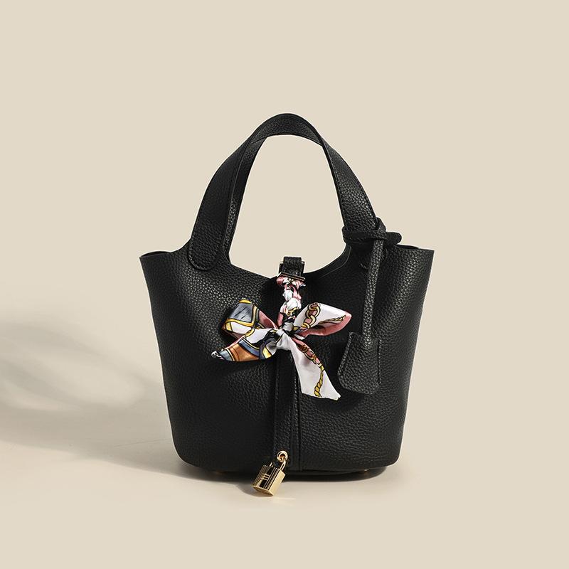 Frühling Neue Trendige Damen Tasche Pendeln Mode Handtasche Tasche Einfarbig Gemüsekorb Tasche Schal Anhänger Handtasche Tasche