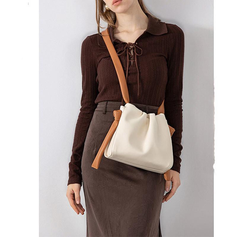 Französische Nische Wolkentasche Damen Neue Mode Kontrastfarbe Ein-Schulter Umhängetasche Damen Hand Eimer Tasche Tasche Tasche Tasche black