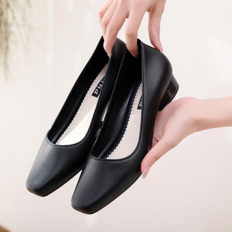 Frühling und Sommer Regen Schuhe Weibliche Flachen Mund Mode Regen Schuhe Hang mit Koreanische Version von Wasserdichte Schuhe Damen Sandalen 38 schwarz