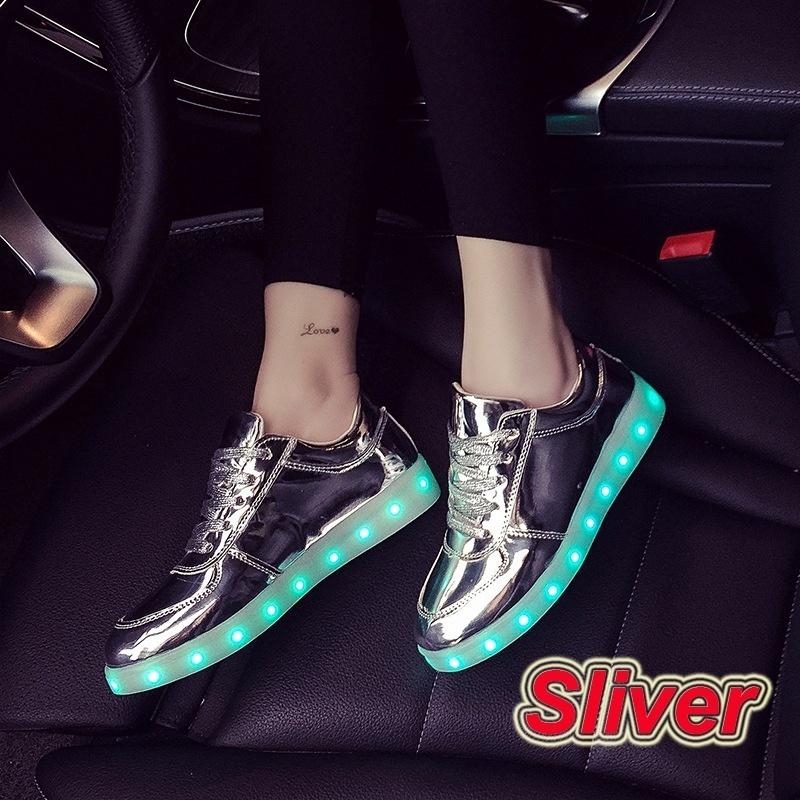 Bunte leuchtende Schuhe Frühling und Herbst neue leuchtende Schuhe Männer und Frauen fluoreszierende Schuhe USB-Lade-LED-Licht koreanische Paarschuhe 44 silber