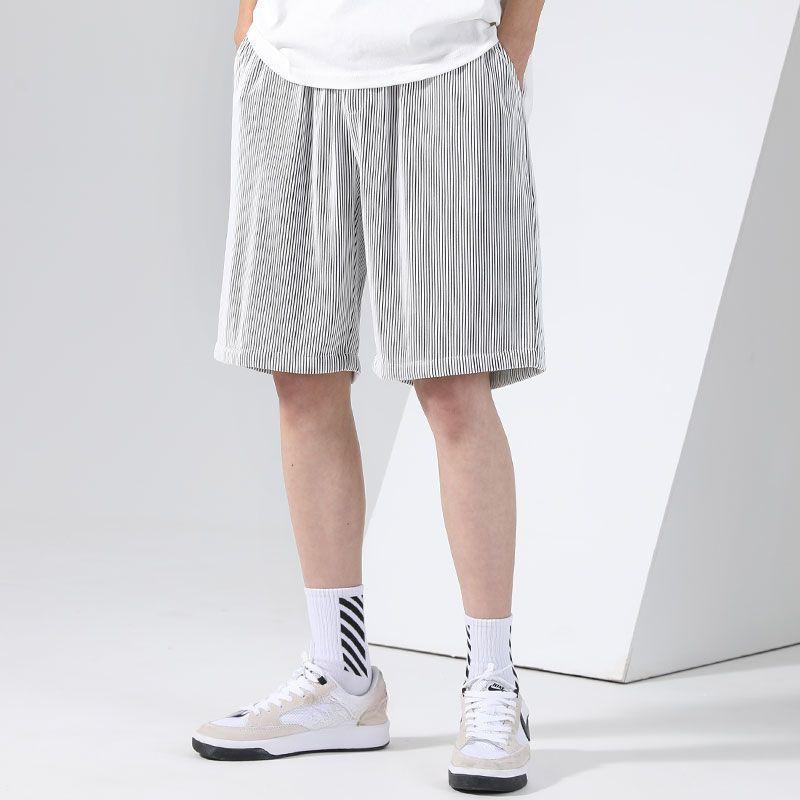 Sommer Fünf-Punkt-Hose Klimaanlagen Eisseidenhose Herren Sporthose Herren Locker Dünn Lässig Übergröße Shorts 5XL silber