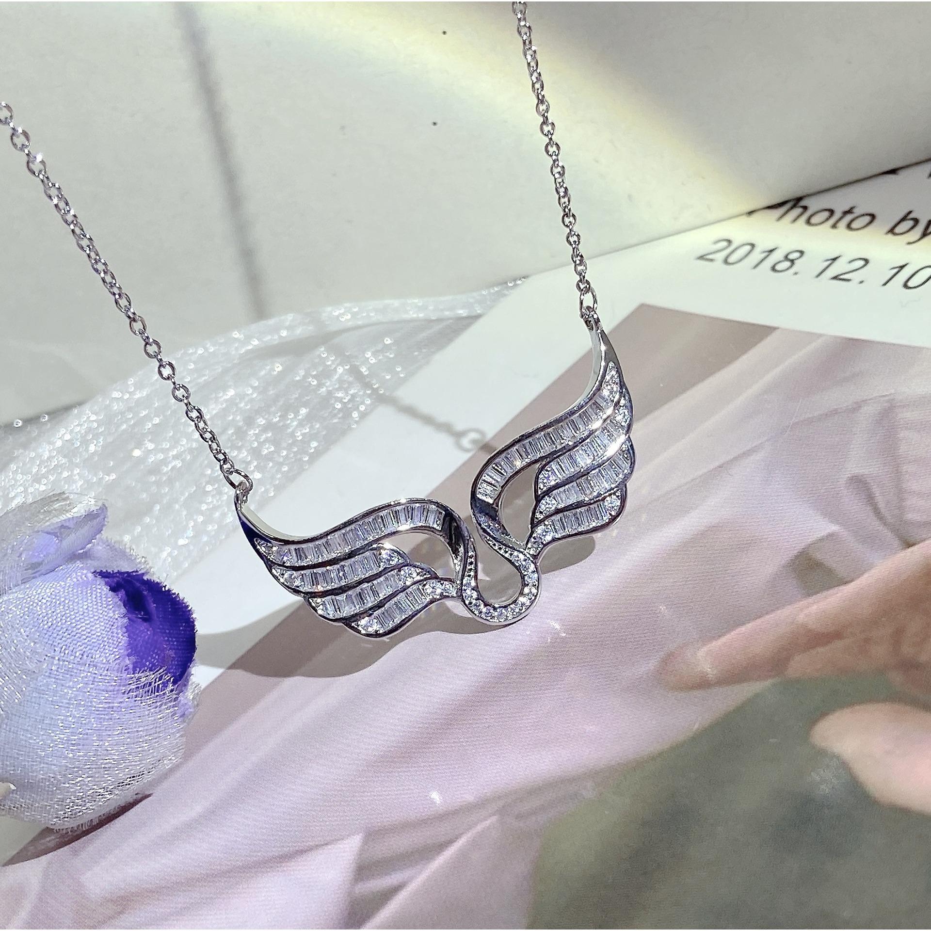 Mikro-Eingesetzte Farbige Diamanten Engelsflügel Engelskette gray