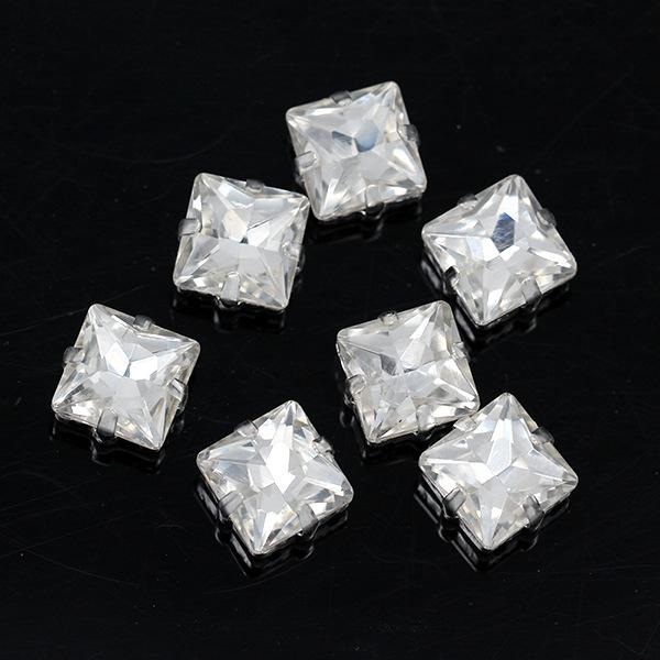 Quadratische Kristallglas-Strasssteine mit silberner Fassung Handarbeiten Aufnähen Stein Bekleidungszubehör Hochzeitskleid Schuhe Tasche DIY Besatz 10mm 12pcs weiß
