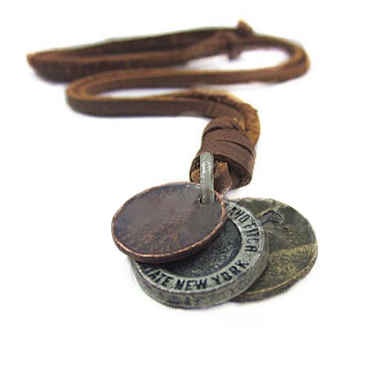 Modischer Herren- und Damen-Charm-Halsband mit 3 Münzen-Anhänger aus echtem Leder