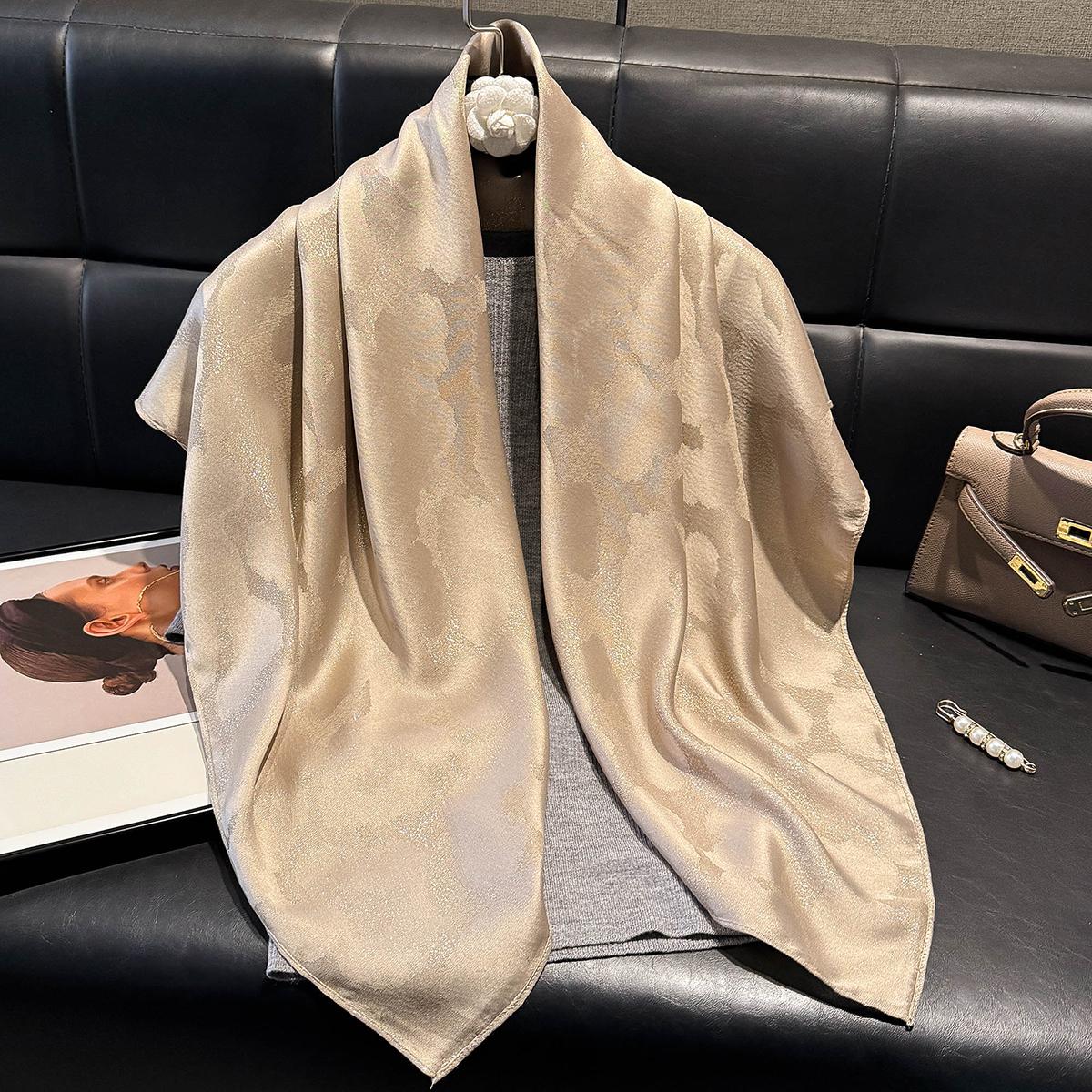 Neueste Damenmode Hijab Seidiges Muslimisches Quadratisches Tuch Luxuriös Weiches Damen-Schal Frühling und Herbst Sonnenschutz gray