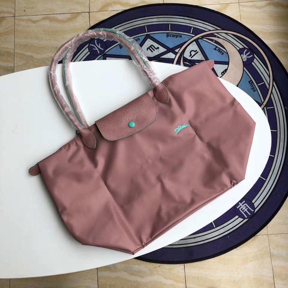 Neue Designer-Tasche Nylon Damen Handtaschen mit Logo Knödel Strandtasche Luxus-Marken-Einkaufstaschen mit Ledergriff Tragetaschen S 28cm rosa
