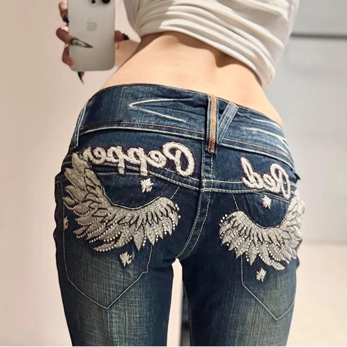 RogueWave Amerikanisches Retro-Design Flügelstickerei Niedrige Taille Damenjeans Schlaghosen Y2k Mode Lässig Heißes Mädchen Hosen L