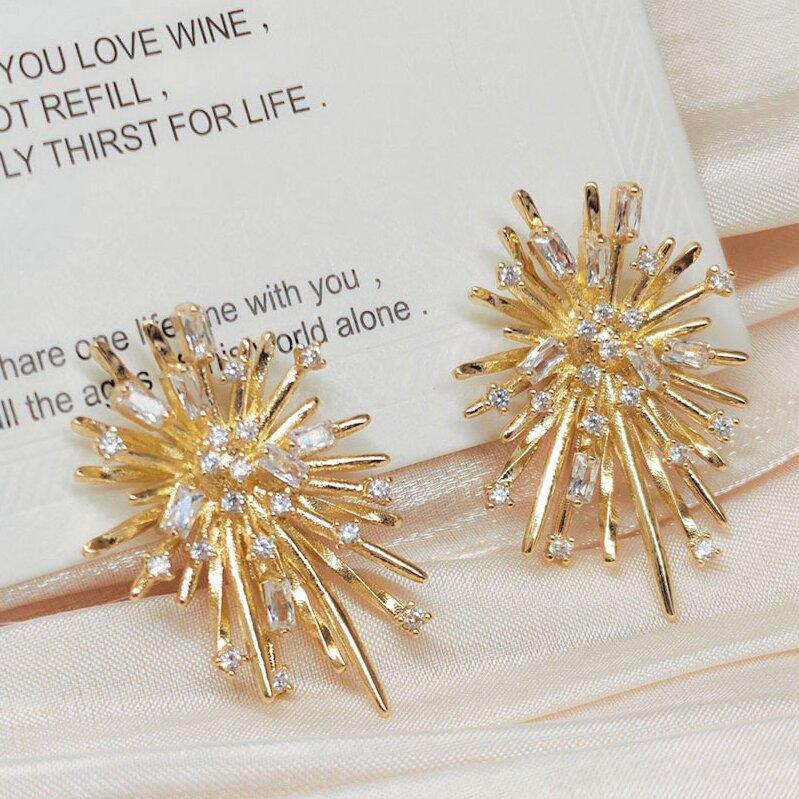 Exquisite Zirkonia Feuerwerk Ohrringe mit einem Sternenhimmel-Design