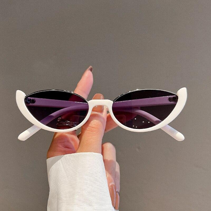 Neu: Kleine Cat-Eye-Sonnenbrille für Damen, trendige Vintage-Sonnenbrille mit zusammengesetzten Farbtönen, modische Luxus-Marken-Designer-Sonnenbrille white-gradient grey