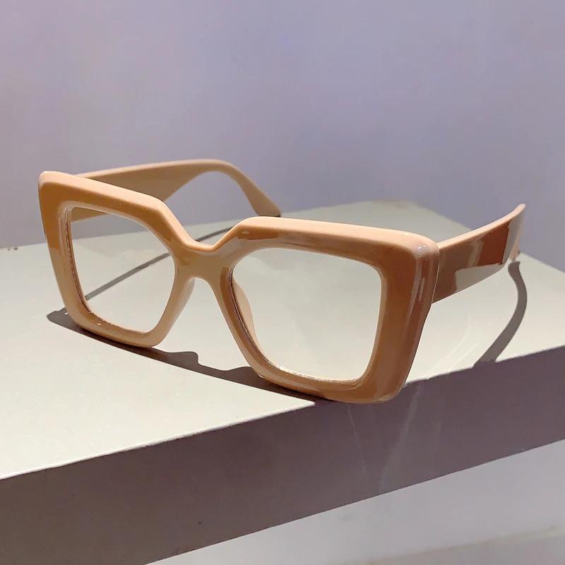 Trendige Damenbrillenfassung Stilvolle Quadratische Markendesign Brille Übergroße Brille zur Dekoration Fotografie khaki