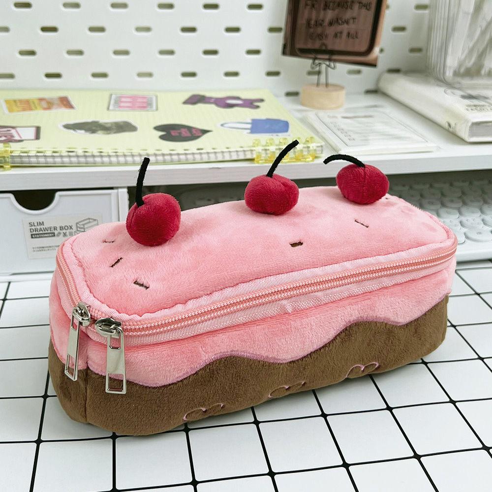 Süße Federtasche Plüsch Kirschkuchen Federmäppchen Große Kapazität Schüler Schreibwaren Aufbewahrung für Mädchen Kinder Schulanfang Geschenk white