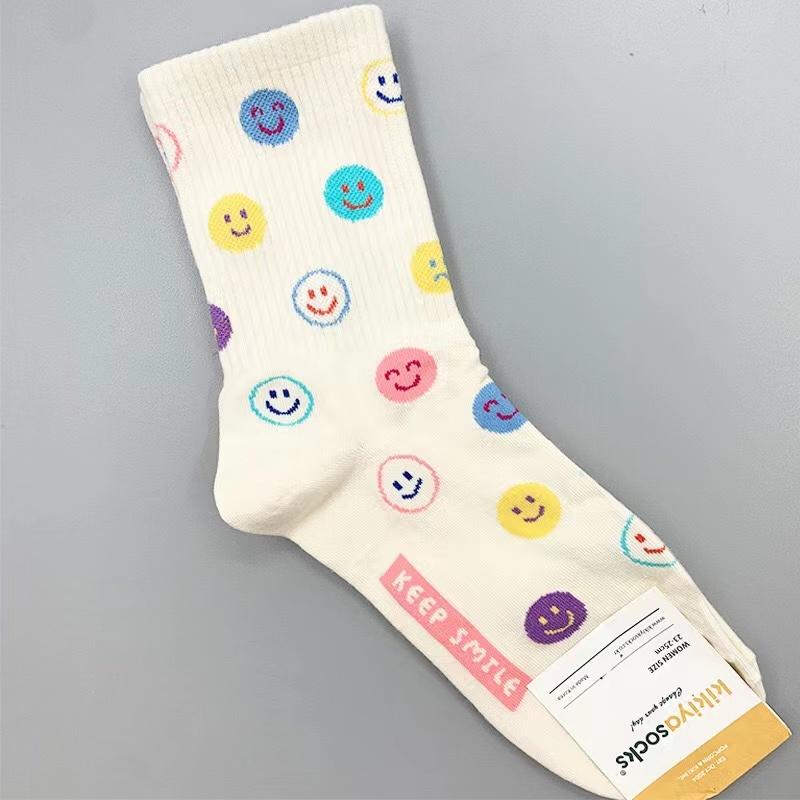 1 Paar Cartoon Lächeln Damen Socken Baumwolle Harajuku Skateboard Mädchen Socken Neuheit Atmungsaktive Socken Weihnachtsgeschenk Fabrik Direkt one size beige