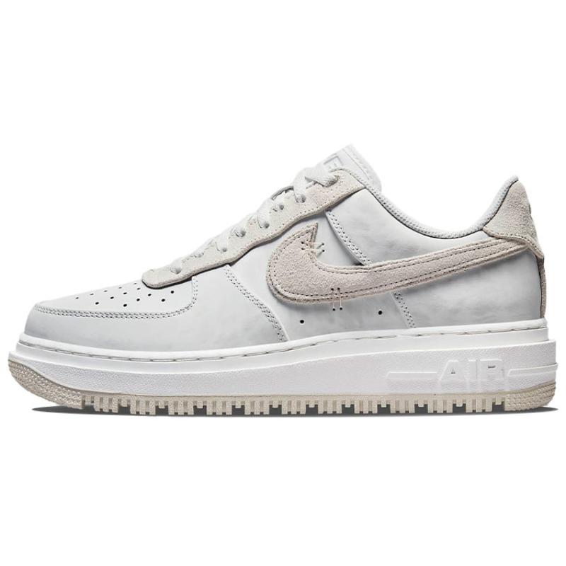Nike Air Force 1 Luxe 'Triple White' Sneaker DD9605-100 43