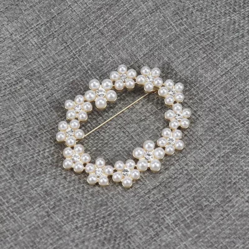 Perle Oval Kranz Brosche High-End Weibliche Corsage Vintage Nische Design Sinn Pin Anzug Pullover Zubehör gray