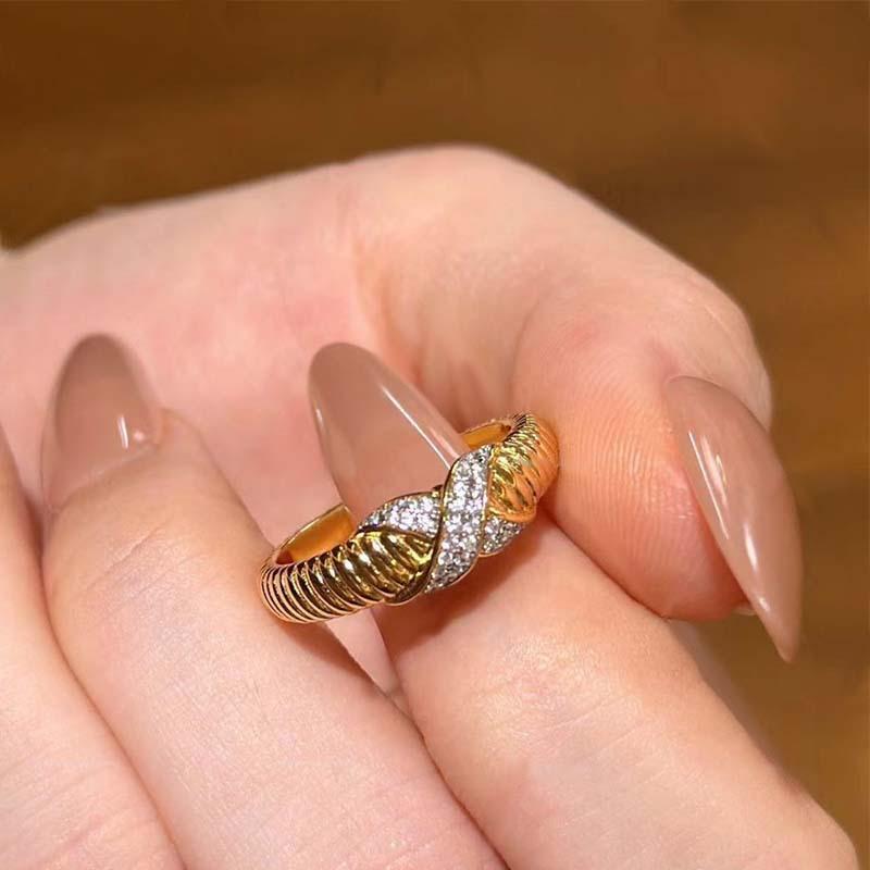 Modischer Partner-Stil Ringlicht Luxus Hohe Qualität Retro Drehungen Glänzende Ringe für Frauen Ungewöhnlicher Partyschmuck Verstellbar resizable beige