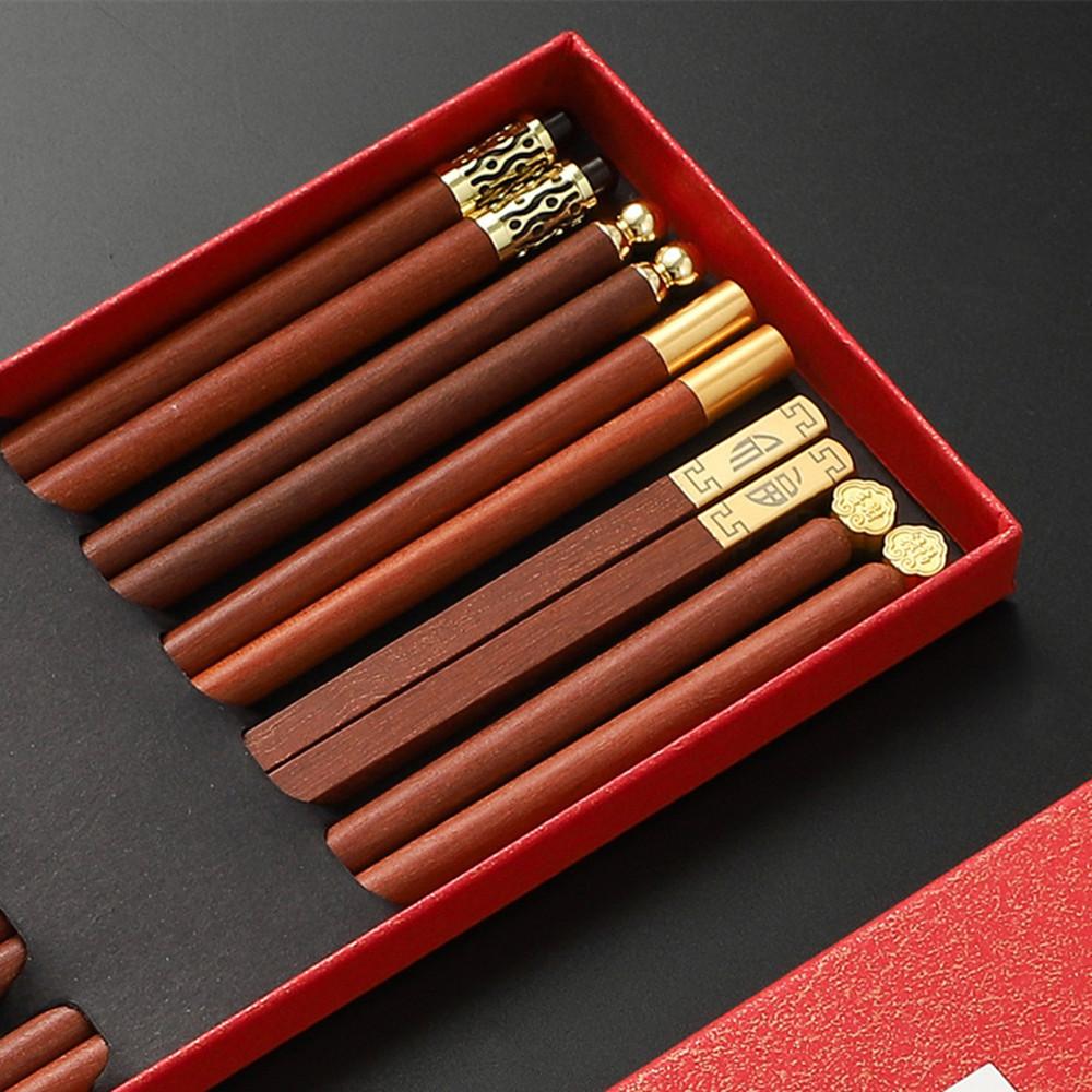 Hochwertige Essstäbchen aus rotem Sandelholz mit Geschenkbox-Verpackung, Küche, Haushalt, Geschirr, Nutural-Essstäbchen und Reste-Set aus Holz im chinesischen Stil F-Red Box