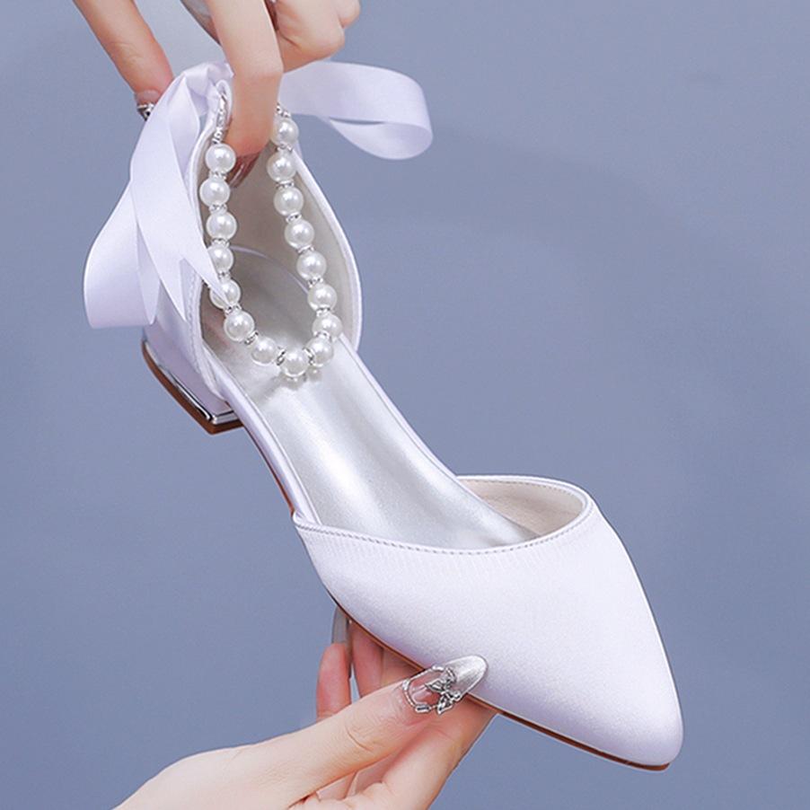 2 cm Flacher Absatz Spitzschuh Ausgehöhlte Sandalen Niedriger Absatz Leichte Öffnung Weißer Satin Perlenbesetzter Streamer Braut Hochzeitskleid Schuhe 35 gray