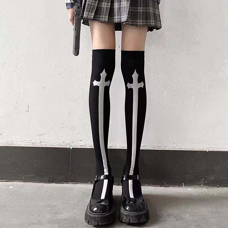Subkultur Klassische Lolita Schwarze Gothic-Strümpfe Süße Strümpfe Oberschenkelhohe Japanische Mädchen Gothic Punk Retro Spinnennetz Totenkopf Fledermaus Lange Socken One Size