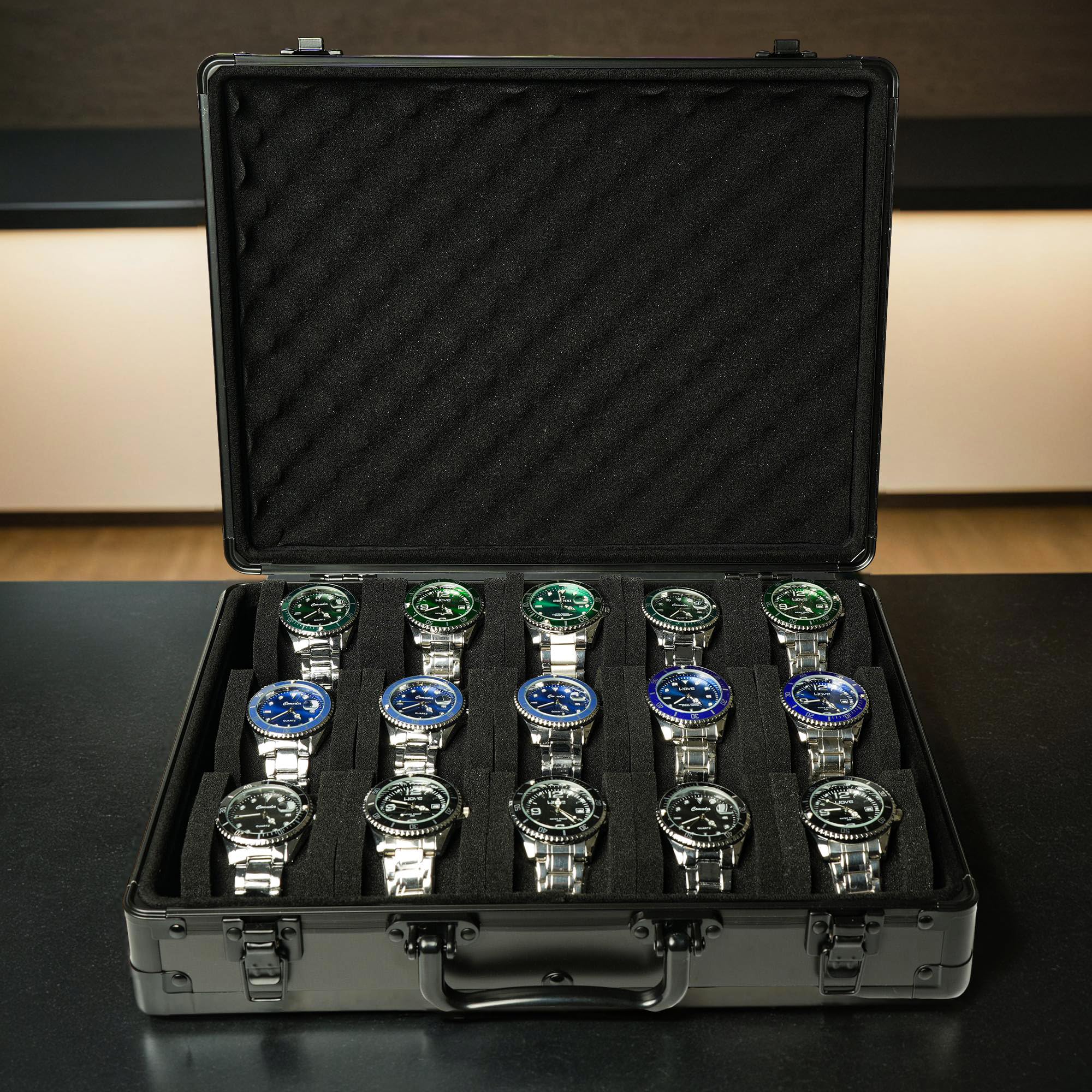 AUKURA Uhren-Organizer Aluminium Uhrenaufbewahrung Hartes Uhren-Reiseetui gepolstert für Uhrenausstellung und Organisation 15-Fächer Etui, Box, Box, schwarz
