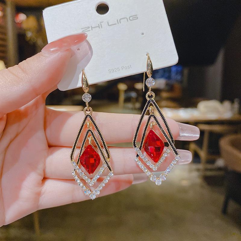 Neue Ohrringe Weiblichkeit Koreanischen Roten Kristall Doppel Schicht Rhombus Geometrische Ohrringe Vielseitig Rot Ohrringe rot