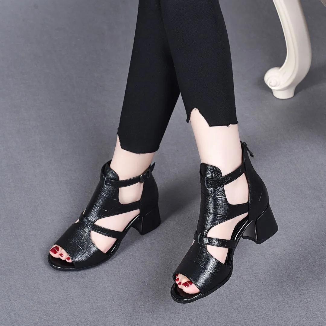 Mode Damen Weiches Leder Lässige Römische Sandalen Damen Sommer Neu Weiche Sohle Plateau Keilsandalen Mode Hohle Designer Sandalen 35 schwarz