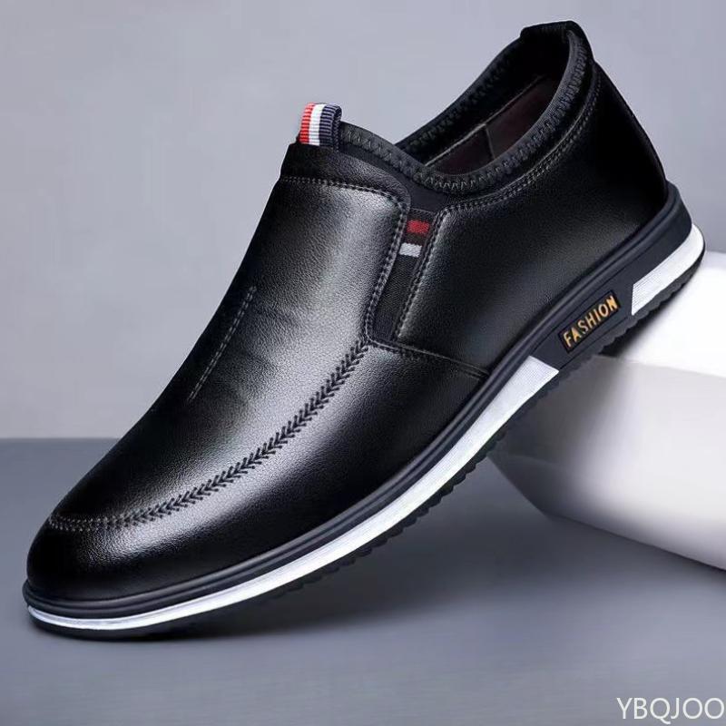 Mode Neue Business Lederschuhe Trendige lässige Herrenschuhe Mode bequeme faule Ballerinas Männlicher leichter Fahrschuh Zapatos Homme 40 schwarz