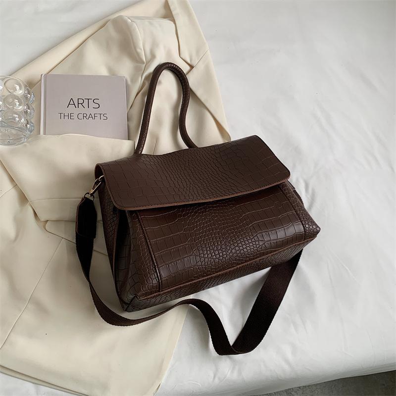 Yogodlns Winter-Damen-Umhängetasche mit Alligatormuster, Klappe, PU-Leder, Vintage-Umhängetasche mit großer Kapazität 33x12x25cm kaffeebraun