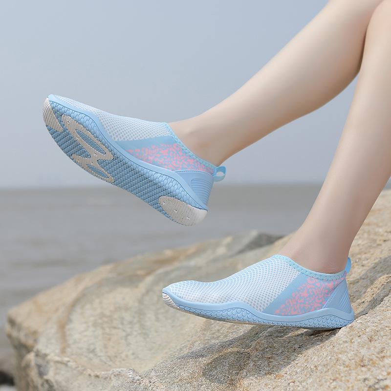 Unisex Strand-Wasserschuhe zum Schwimmen, Schnorcheln, Tauchen & Waten - Weiche, schnittfeste Barfuß-Socken für Herren & Damen. 37 gray