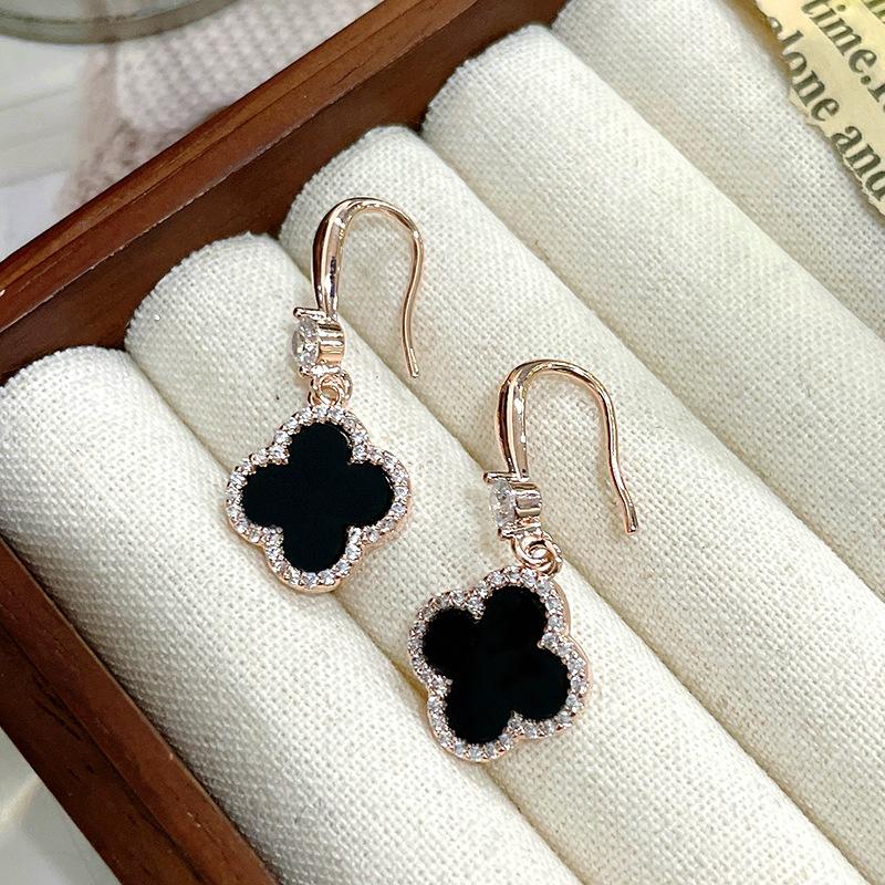 Einfache Vierblättriges Kleeblatt Ohrringe Senior Sinn Für Luxus Glänzende Ohrringe Neue Flut Temperament Mode frauen Ohrringe