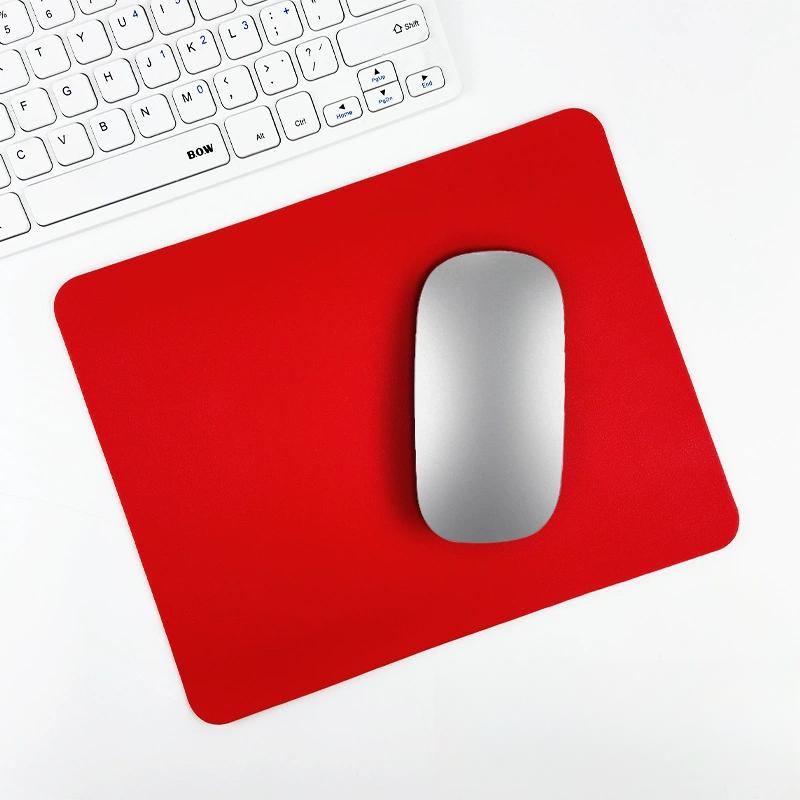 Kleine PU-Mausmatte Rutschfest Gaming-Desktop Leder-Mauspad Wasserdicht Kratzfest Leicht zu Reinigen Matte für Laptop Desktop 26x21cm rot