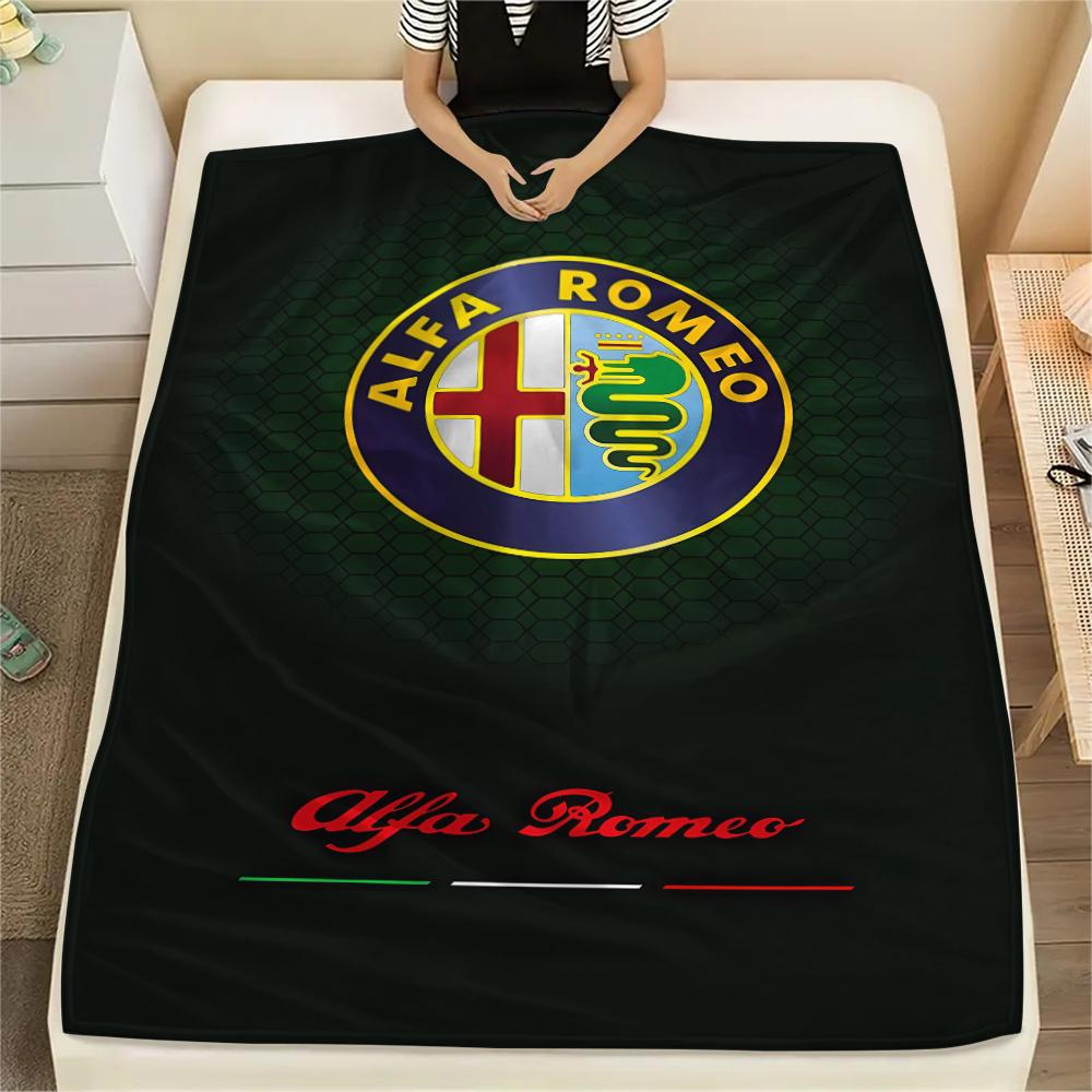 1 Stück Alpha Romeo Aufdruck Flanelldecke, Hohe Qualität für alle Jahreszeiten, Heimdekoration, Wärme und Komfort, Perfekt für Weihnachtsgeschenke 80cm x 120cm white