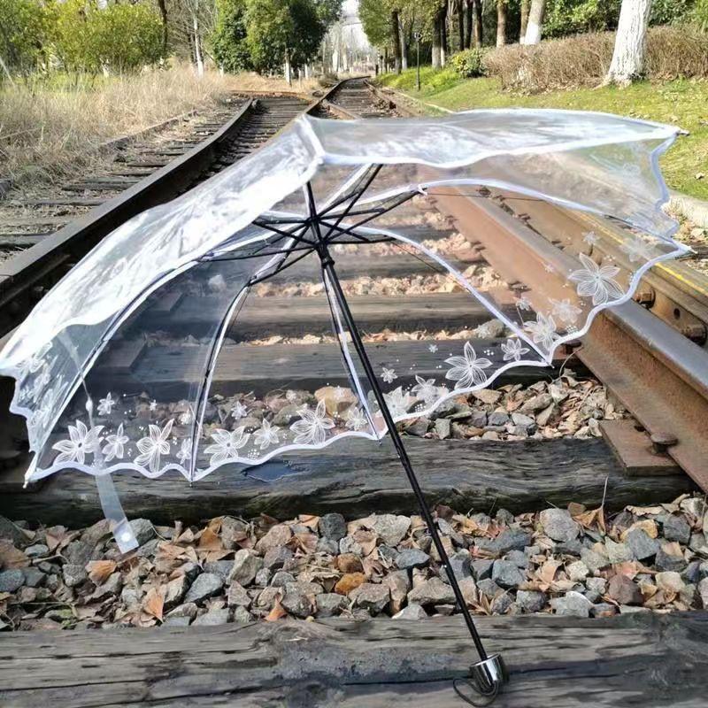 Drei-/Fünffacher transparenter Prinzessinnen-Regenschirm für Damen, romantischer Spitzen-Herz-Sakura-Druck, verdickter PVC-Plastik-Regenschirm, klare Regenschirme, Geschenke für Liebhaber und Mädchen