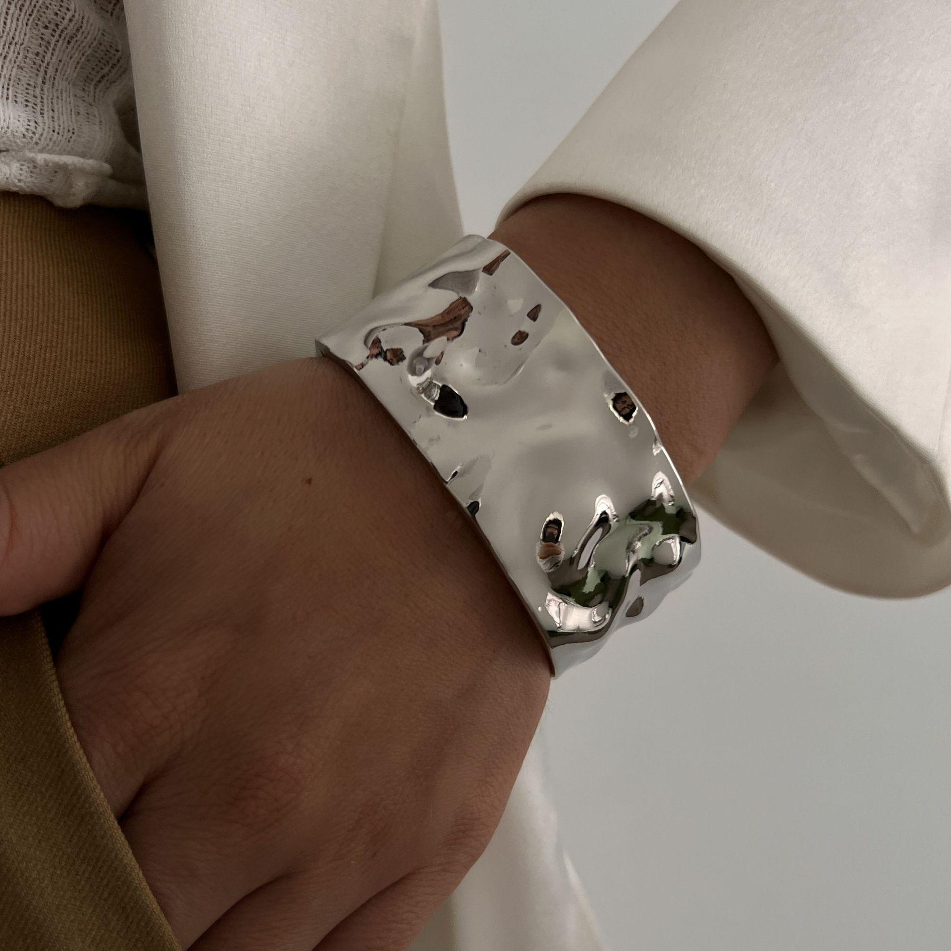 DIEZI Übertriebene Wassertropfen Heavy Metal Armspange Breite Armreifen Hip Hop Punk Frühlingsarmreifen Für Frauen Klobige Armbänder Herrenschmuck gray