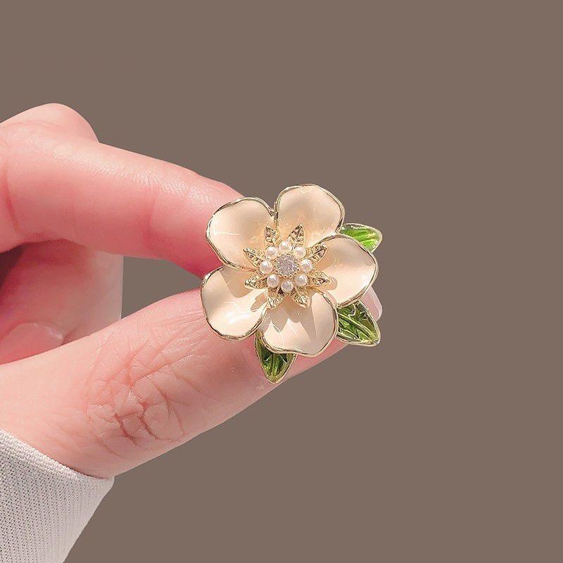 Elegante weiße Kamelie-Blumenbroschen für Frauen, kleine Anstecknadeln, Pflanzenkleidung, Corsage, Hochzeitsschmuck, Zubehör weiß