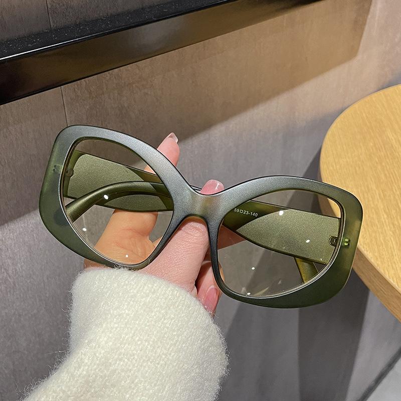 Qualität Qualität Qualität Außerirdische Sonnenbrille Sonnenbrille mit großer Rahmenverzierung Tragen Outdoor Freizeit Sonnenbrille