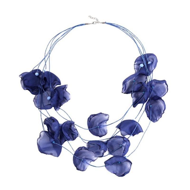 Mehrlagige Stoff Blütenblatt Halskette Stoffkragen Blume Statement Choker Halskette für Frauen Übertriebene Blumenhalskette