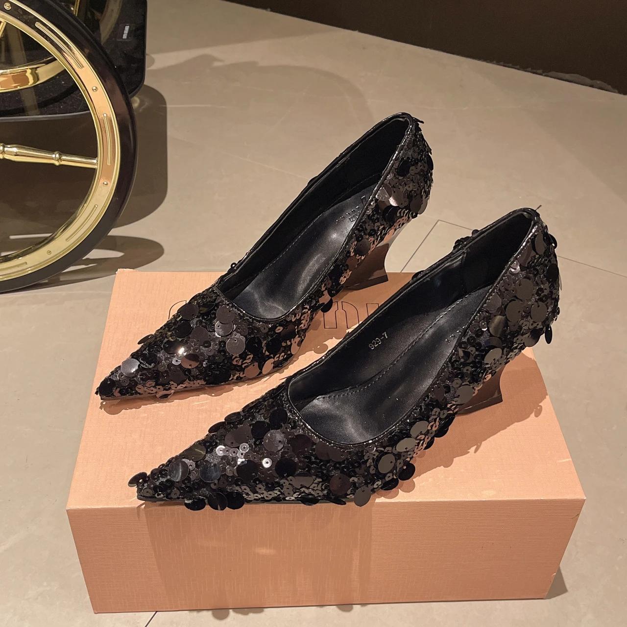 Schuhe Frau Trend Marke Pumps Mode Bling Pailletten spitze Zehen flach Slip Nude Schuhe hohe Keilabsatz Pumps Schuhe 40 schwarz