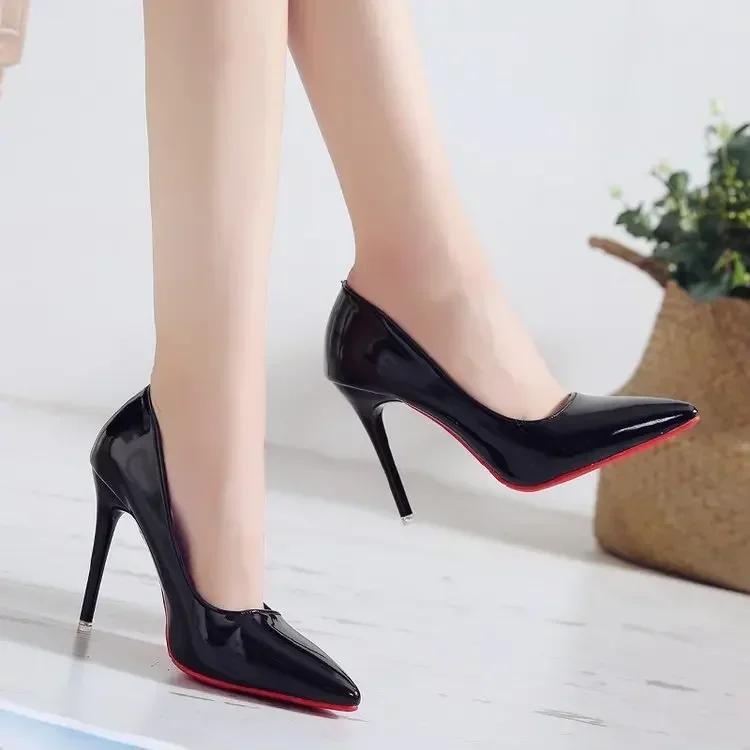 Mode 2024 Neue Damen High Heels Rote Sohle Spitzschuh Stiletto Heels Klassischer Stil Hochzeitsessen Komplette Farben Flache Top Schuhe 40 schwarz