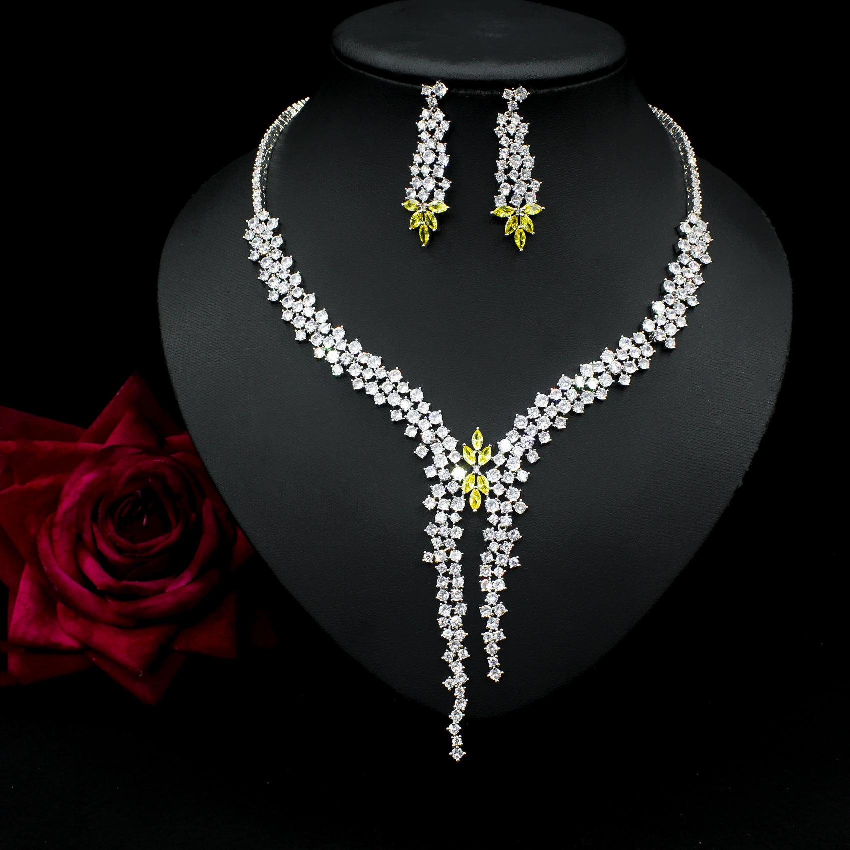 Modisches Damen-Ohrringe-Halsketten-Set mit übertriebenem Design Abendkleid Braut Accessoires Feiertagsgeschenke