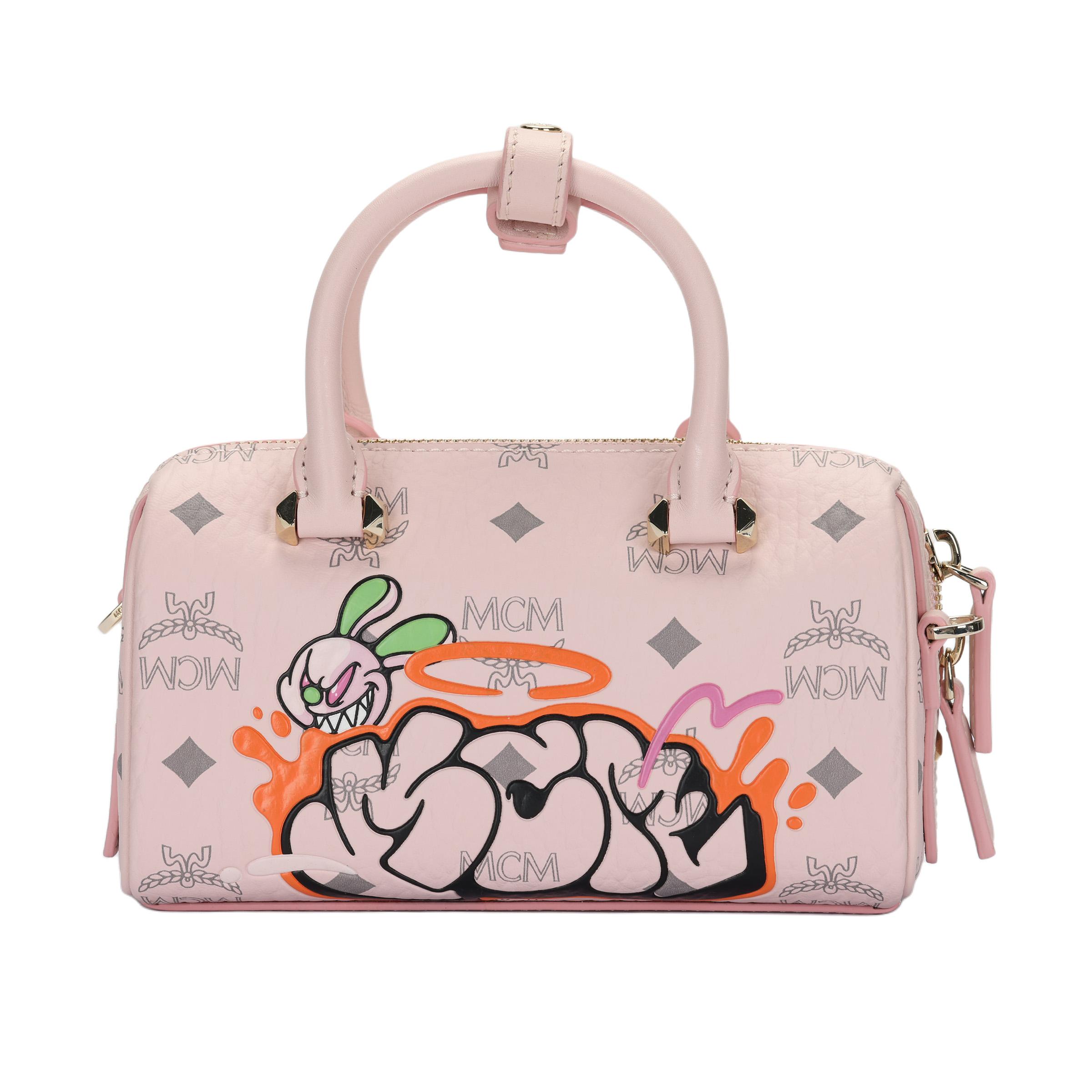 MCM X Sambypen Kollaboration Visetos Klassischer Graffiti-Print Leder Boston Bag Mini Damen Handtaschen Kirschblüten-Rosa MWBBASP01QH001 Basic Set (Bag+Dust Bag)
