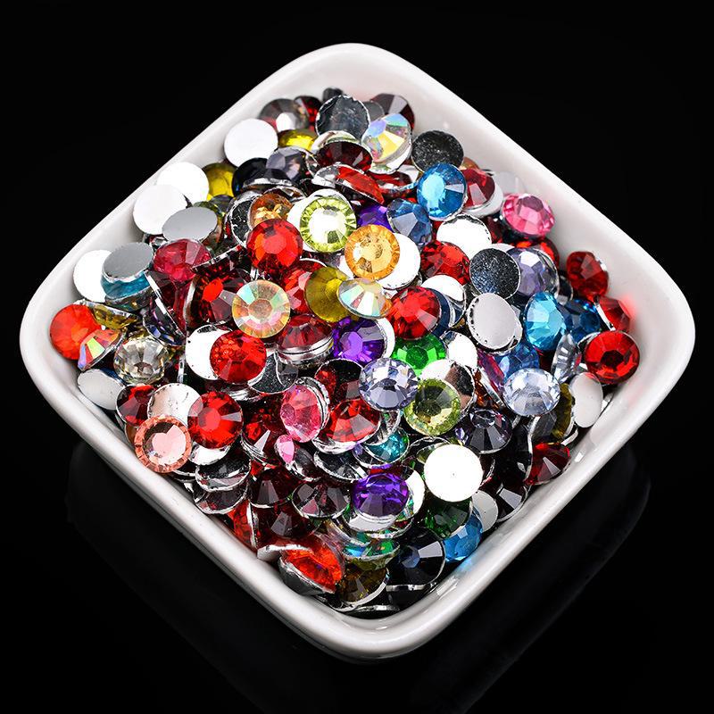 Beauty-Sticker aus Kunstharz mit flacher Unterseite und Diamanten, perfekt für selbstgemachte Handyhüllen und Nagelkunst.. Österreichische Diamantimitation im 14-Schliff in den Größen 2 mm/3 mm/4 mm. 6mm 1000 pieces