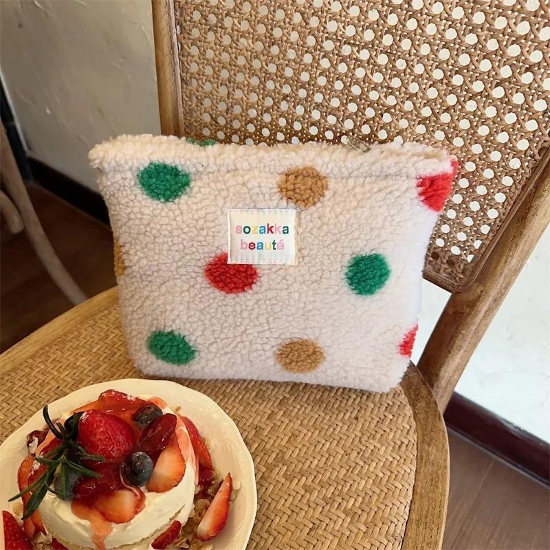 Neue bunt gestreifte Dot Plüsch Clutch Kosmetiktasche große Kapazität Make-up Tasche Kulturtasche Reise Outdoor Make-up Aufbewahrung